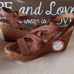 Women's wedge sandals size 10